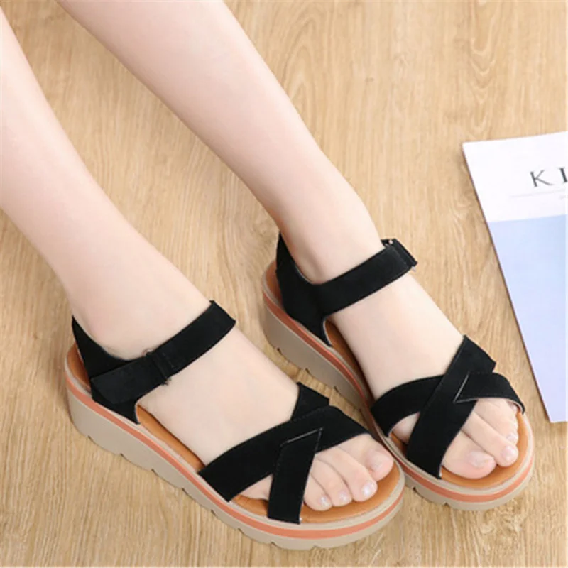 

Новинка лета 2021, женские сандалии на среднем каблуке, Корейская версия модных повседневных сандалий с увеличенной толстой подошвой
