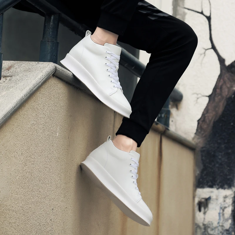 

2020 New White Black Shoes Men Shoes Fashion Male Sneakers Casual Street Leather Men Shoes Brand Man Footwear Zapatos De Hombre