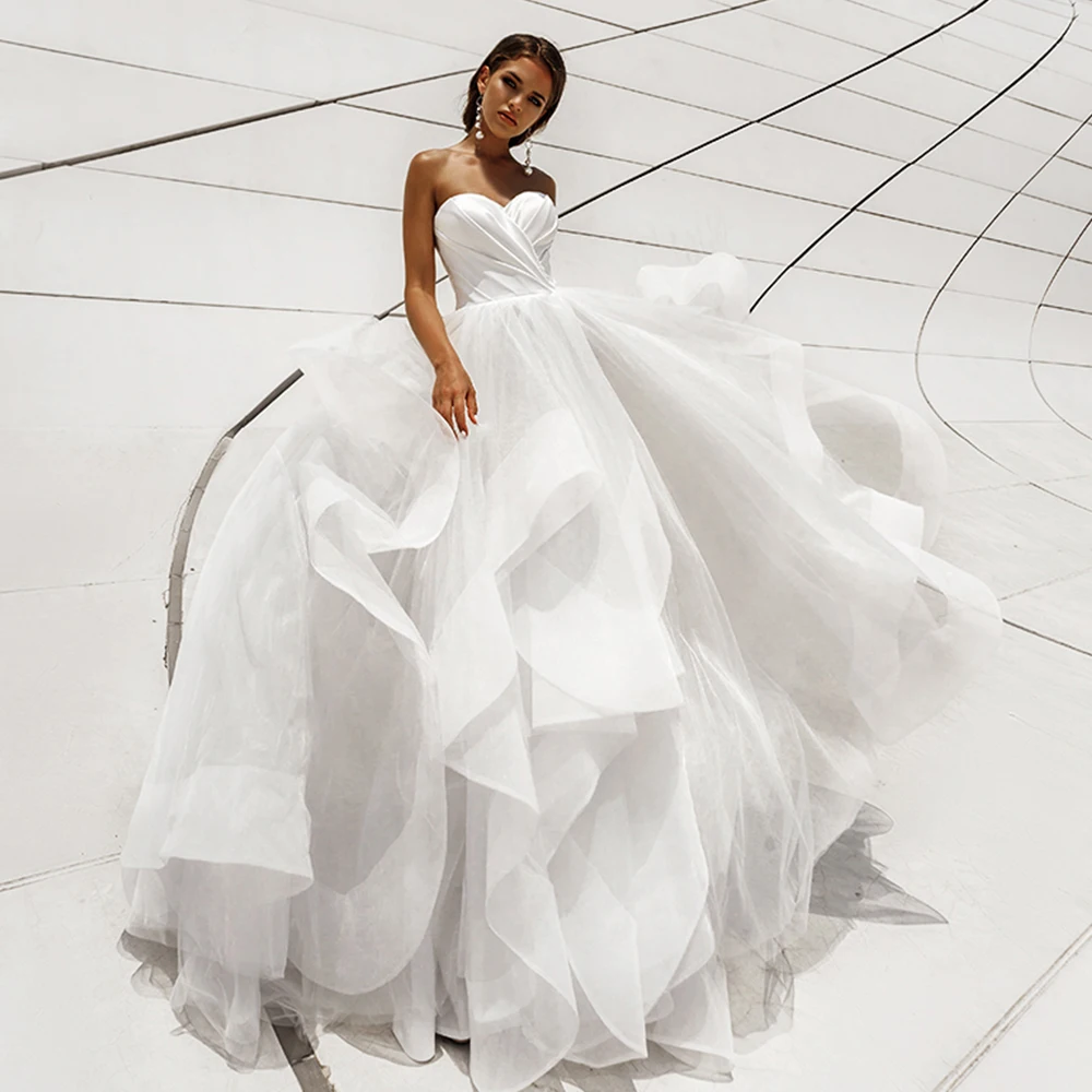 

Sexy Sweetheart Organza Wedding Dress Sleeveless Lace Up Back Ruffles Sweep Train Bridal Gowns 2021 Vestido De Noiva