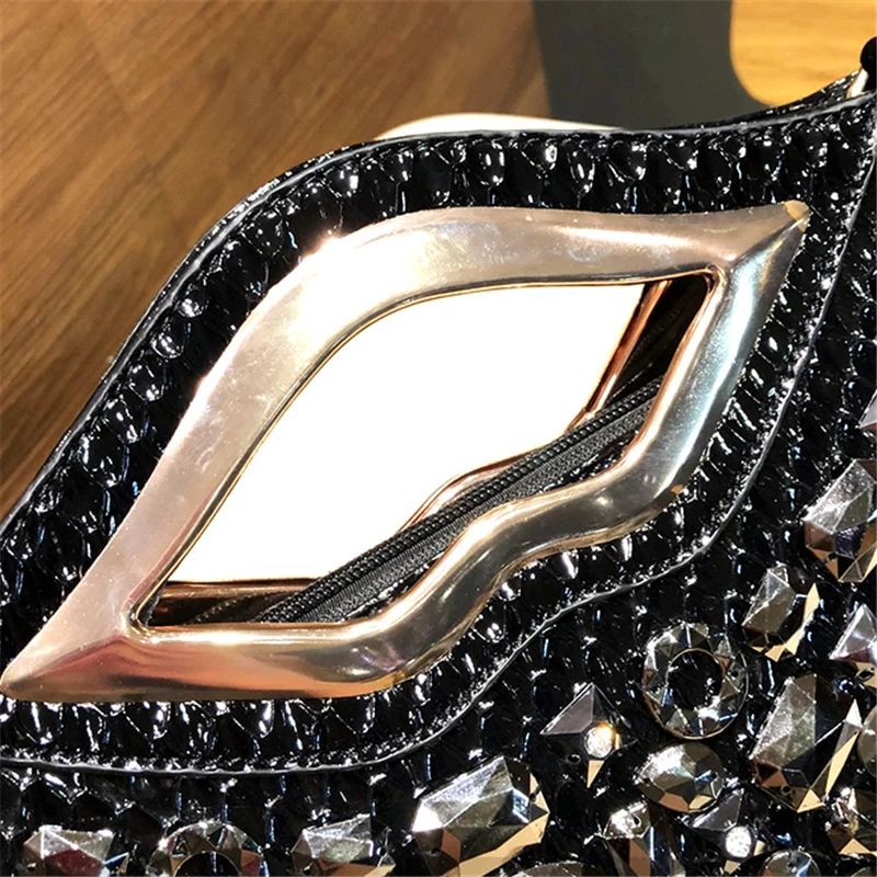 

Women Envelope Totes Crystal Shoulder Bags Luxury Women Handbags Black 2020 New Ladies Fashion Metal Chain Small Crossbody Bags