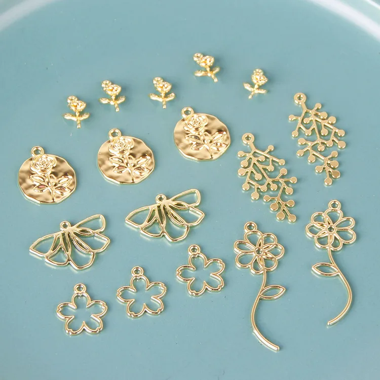 

Разноцветные серьги в форме цветка и фрукта в стиле ретро