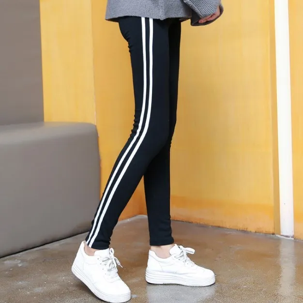 Черный Женские хлопковые леггинсы размера плюс, 4XL, 5XL, 6XL, черные, серые, белые, в полоску по бокам, с высокой талией, тянущиеся леггинсы для фитнеса и тренировок - Цвет: Черный