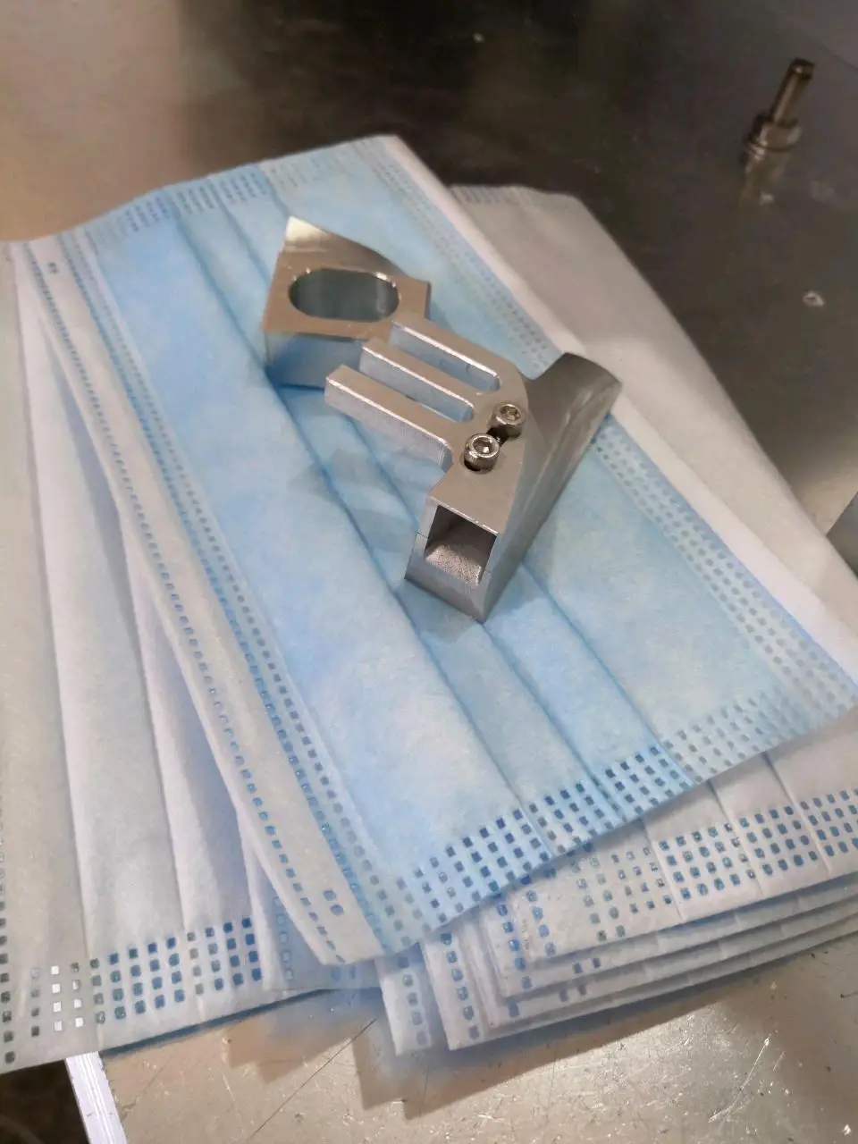 Высокоскоростная машина для нарезки поверхностной маски фитинг наконечников