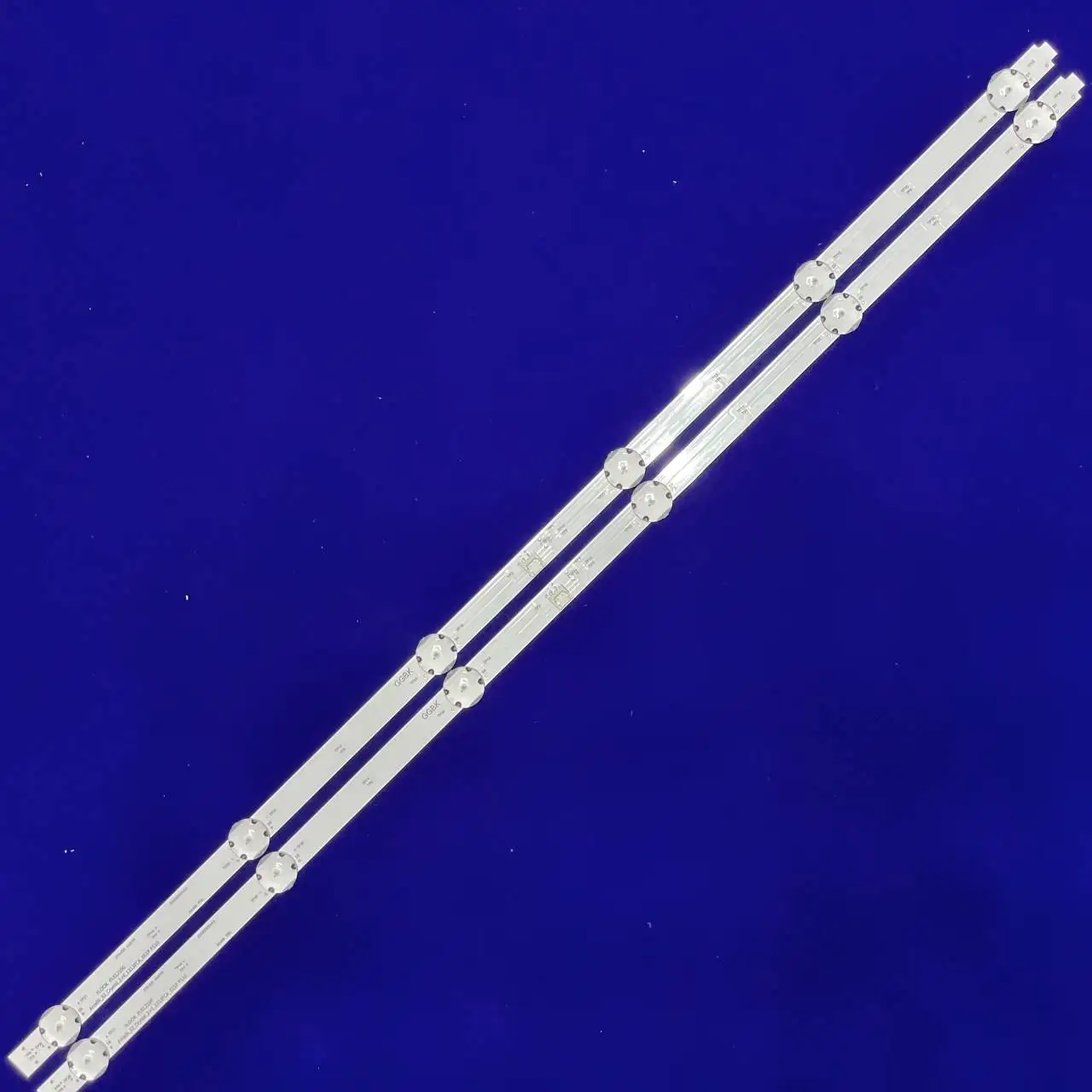 2 шт./комплект Светодиодная лента 32GFB7729 32GFW6728 32GFB6728 32GFB7788 32VLE5900BG 32VLE5730BN 32VLE6730 BP |