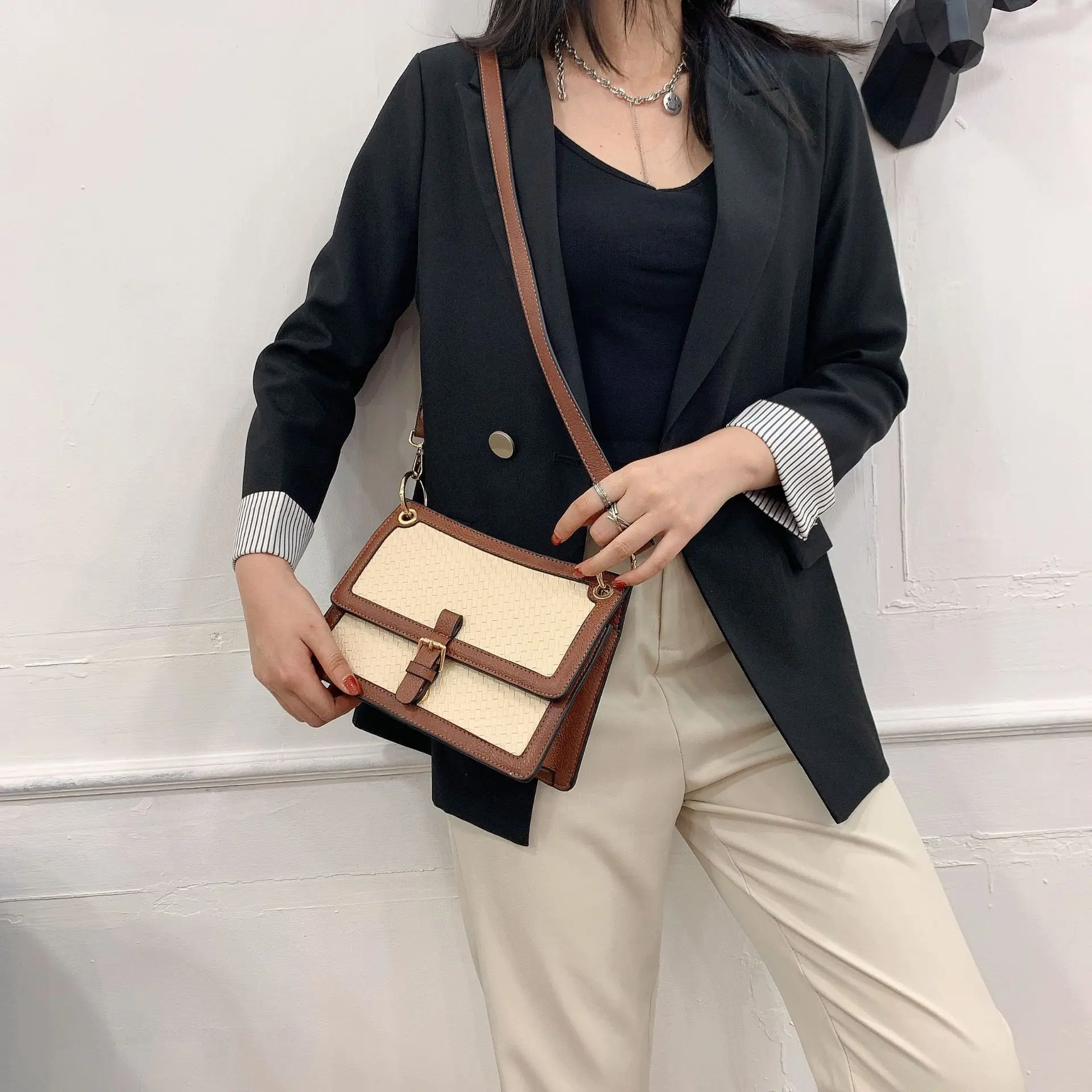 Купить Сумка на плечо с магнитной застежкой и блокировкой двух цветов, модная и просторная женская сумка с большой емкостью, сумка для покупок