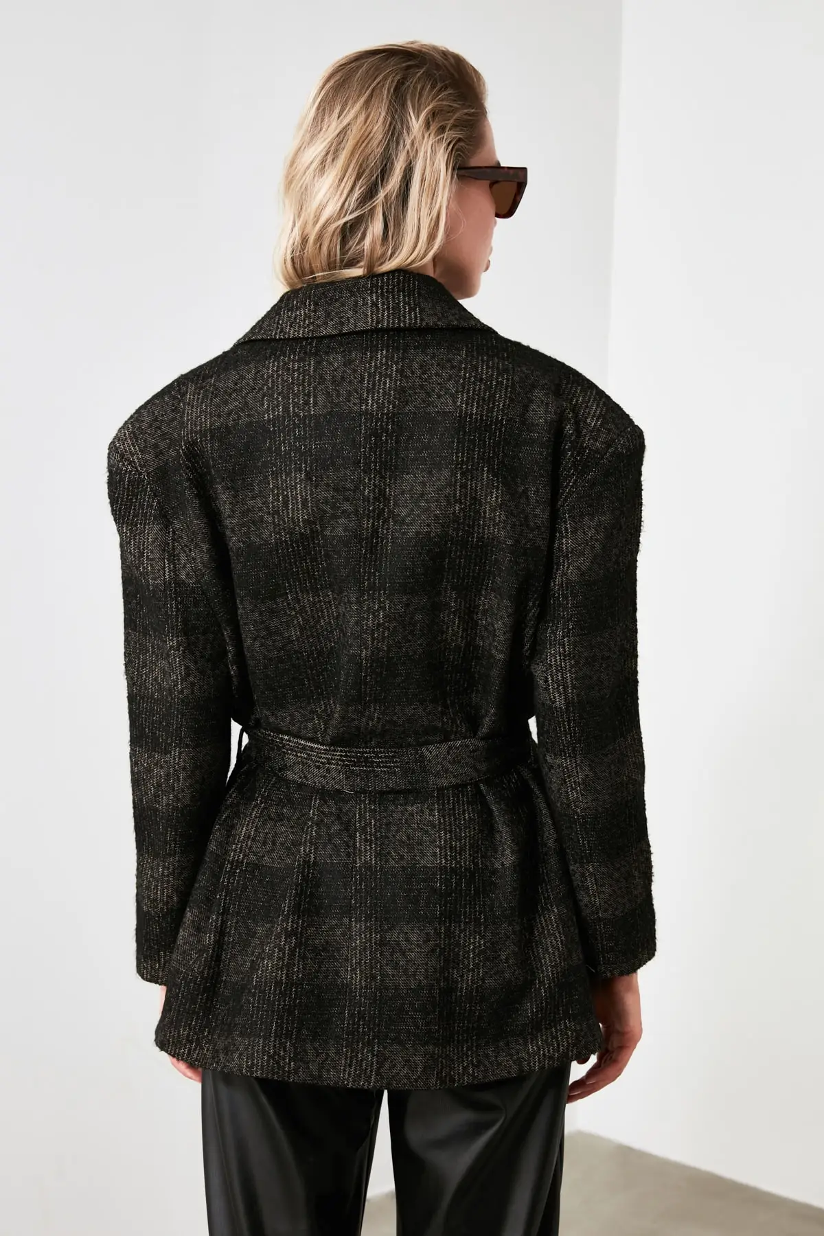 

Trendyol Checker Arched Woolen Stamp Coat TWOAW21KB0056