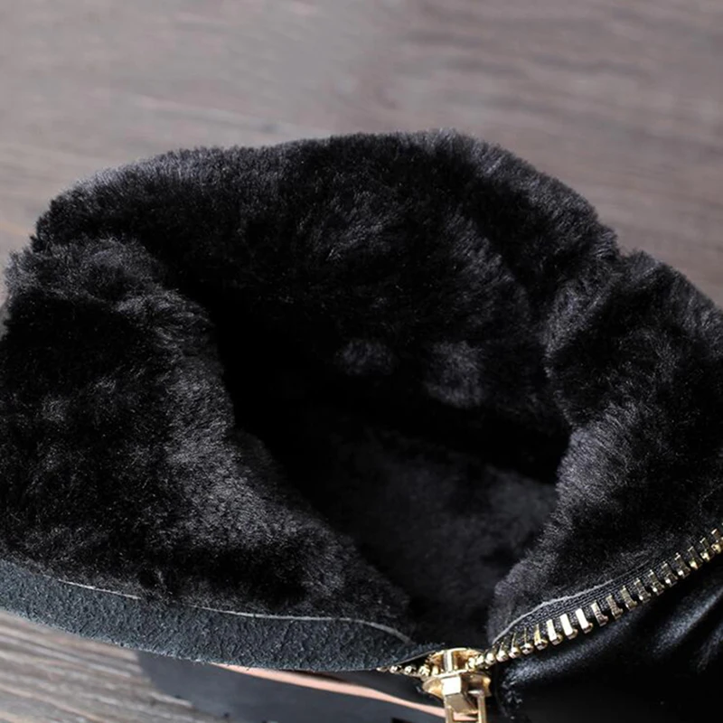 Новинка Зимние ботинки Мужские кожаные Цвет Черный С острым носком Бархатные