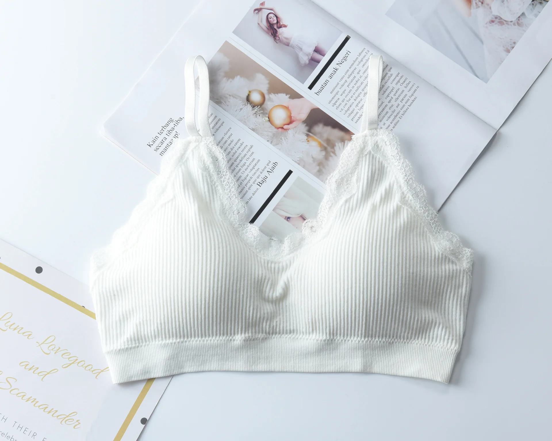 Женский кружевной беспроводной бесшовный бюстгальтер на подкладках сексуальный