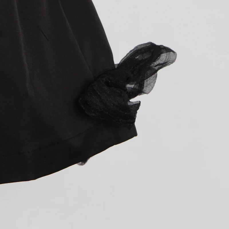 

TWOTWINSTYLE Lace Panel Casual Black Shorts For Women High Waist Loose Solid Women's Short Trousers 2021 Summer Fashion Clothing