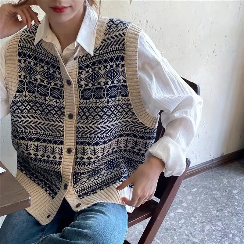 

Women Knitted Cardigans Sweater Fashion Autumn Sleeveless Loose Coat Casual Button Thick V Neck Solid Female Tops 2021 Cloths