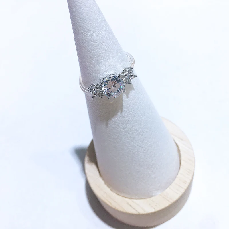 

Sweet and romantic ladies brass ring fashion transparent line invisible ring round water drop zircon jewelry daily life