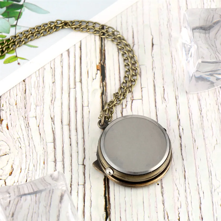 

Mini Lovely Bronze Butterfly Design Retro Pendant Pocket Watch Arabic Numerals Display Round Dial Lady Girls Necklace Watches