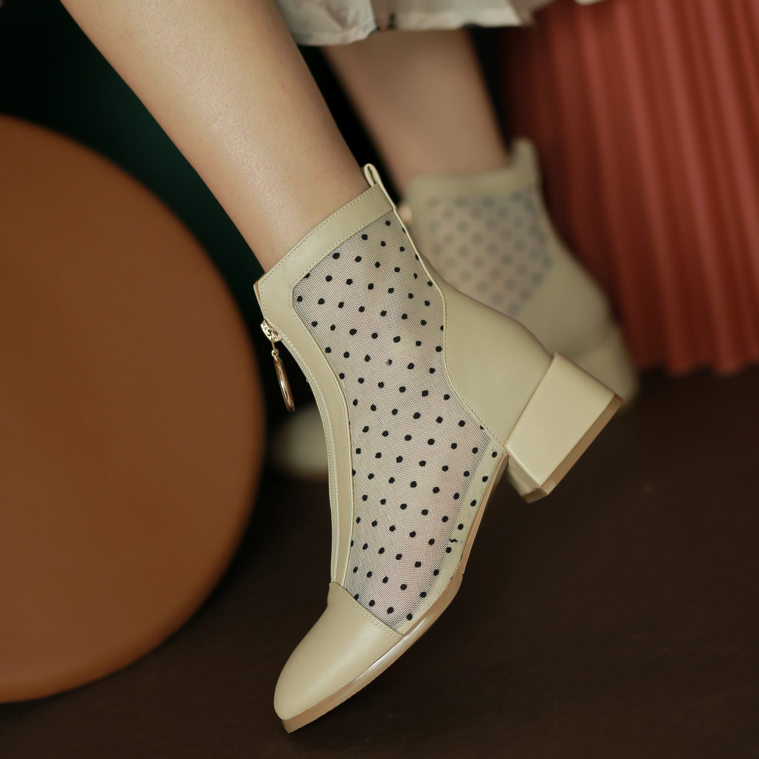 

Net yarn sandals women 2020 spring and summer new all-match mid-heel polka dot net boots sandals thin section Martin boots Z949
