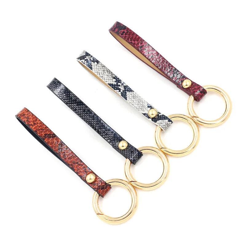 

2021 Trendy Simple Snake Skin PU Leather 3.5 cm Gold Alloy Ring Keychain Women's Fashion Key Holder Birthday Gift Wholesale