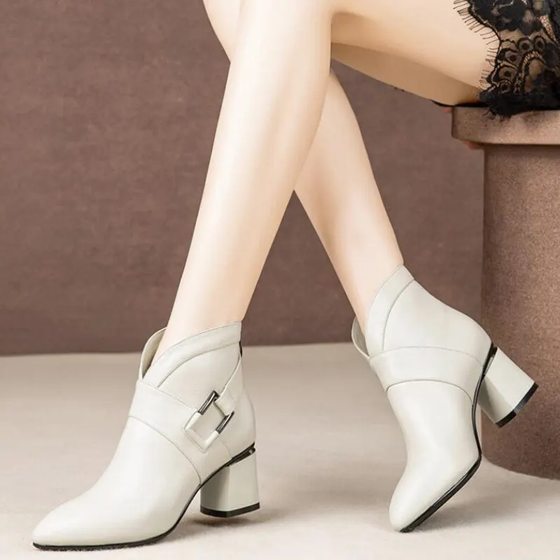 

Ботинки женские кожаные, бежевые, черные, на высоком каблуке, Осень-зима, 2021