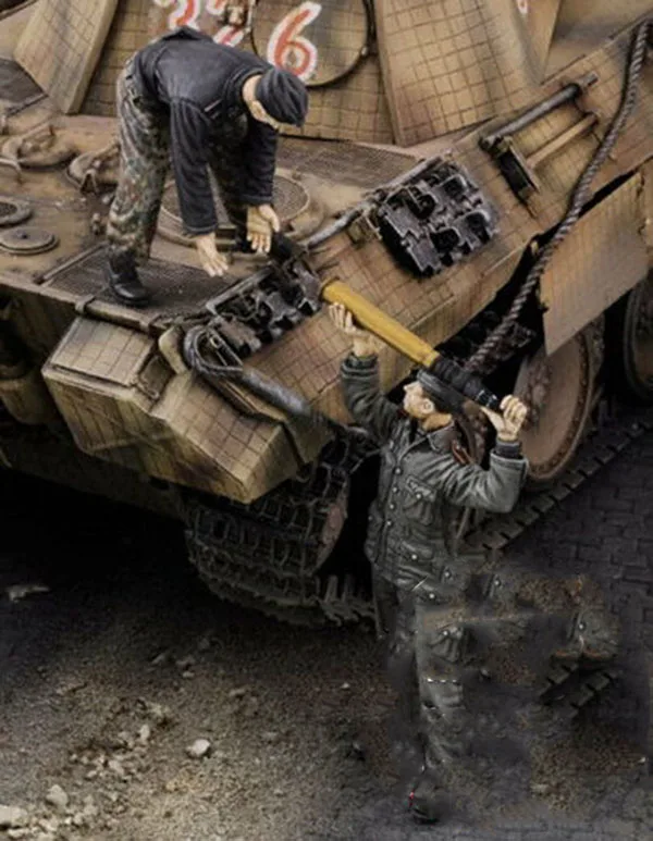 Масштаб 1/35 Неокрашенная фигурка из смолы танкеры загрузка боеприпасов 2 фигурки