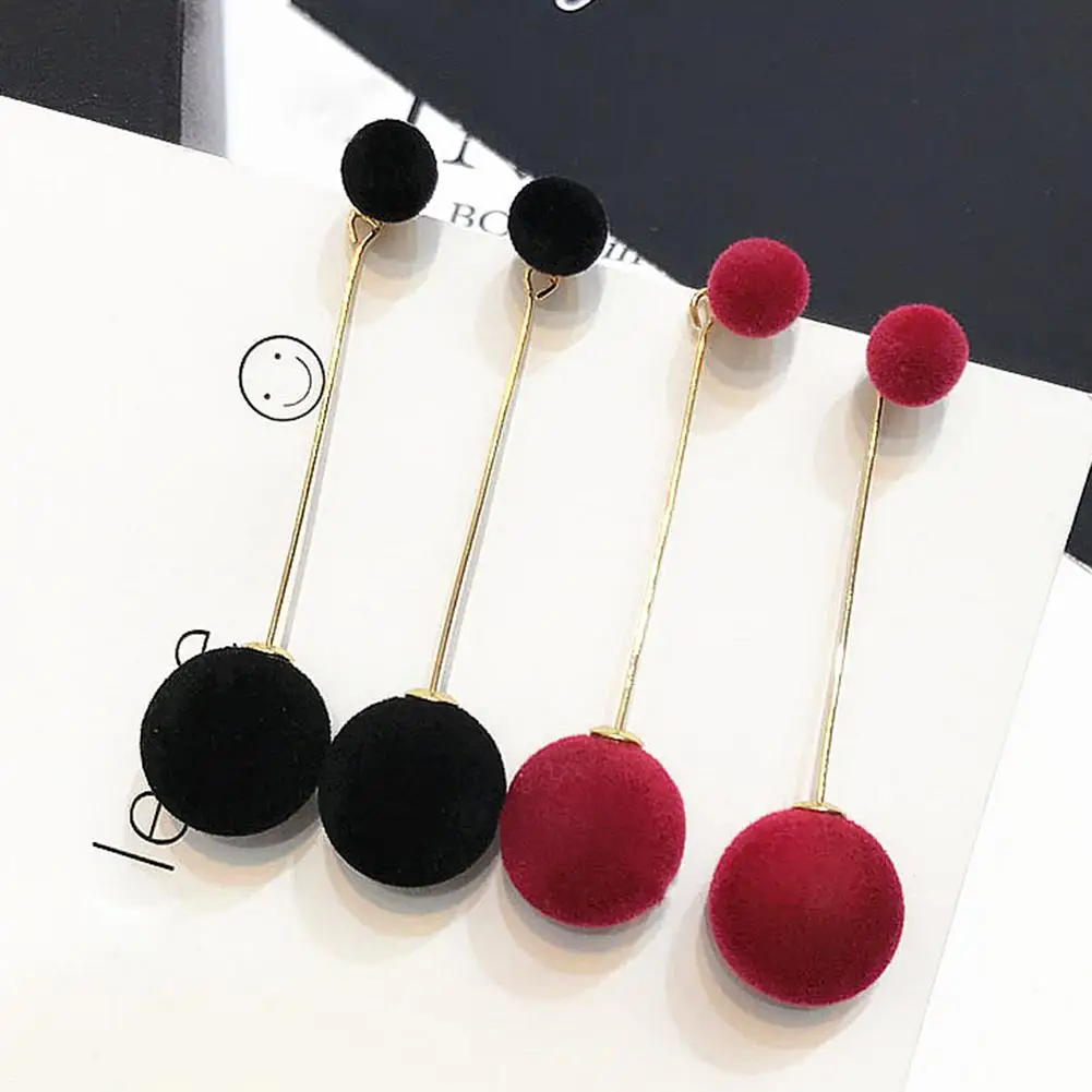 Элегантные длинные серьги подвески с цепочкой и меховым шариком ювелирные