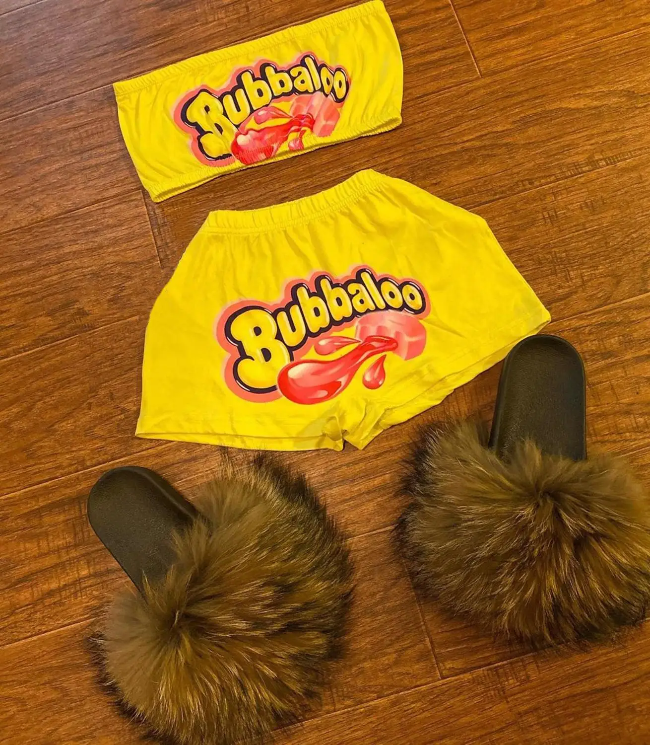 

New cartoon print leisure Yoga 2-piece set wide truffle shoulder sleeveless bra and shorts women's set