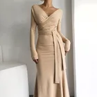 Женское трикотажное платье-свитер с V-образным вырезом