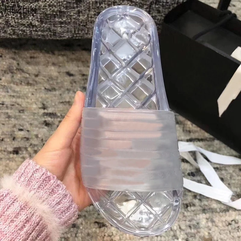 

2021pvc Sandals Women Luxury Designer Shoes Transparent Slippers Women Rubber Slippers on The Beach