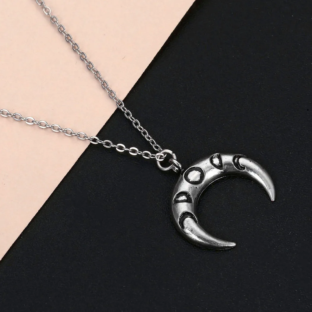 

Cxwind New Fashion Sweet Moon Charm Necklace Jewelry Crescent Clavicle Chain Pendants Necklaces for Women Retro Horn Choker Gift