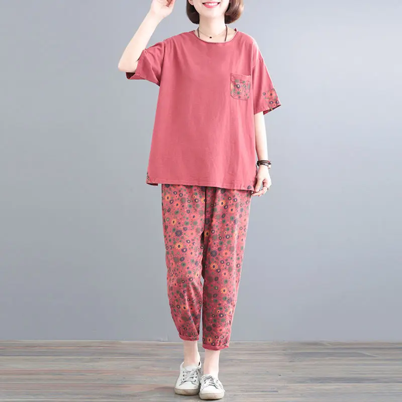 

Новинка 2022, летняя женская повседневная одежда, комплект из 2 предметов, женский свободный спортивный костюм с принтом, Женский комплект с к...