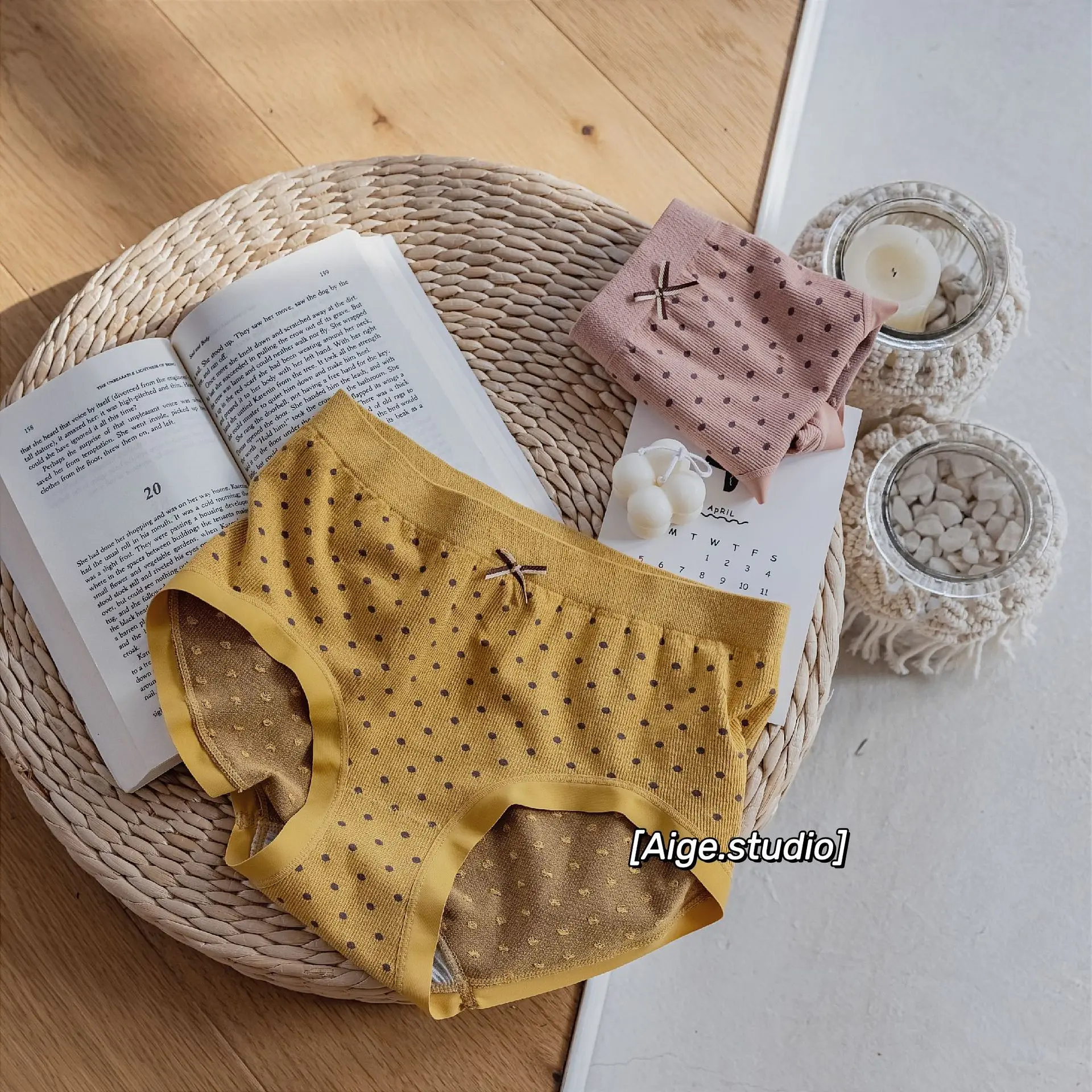 

Japanese Sweet Dot Seamless briefs women Young girl kawaii Mid-rise lingerie simple women Panties N700