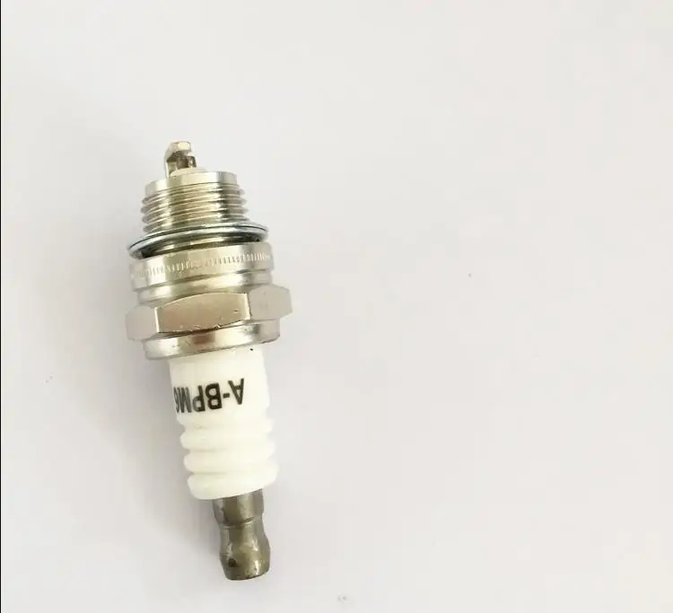 Свеча зажигания BPMR7A 4626 для EFCO EMAK OLEO-MAC 435 440 446 453 725 730 735 740 746 753 755 8300 8350 | Инструменты