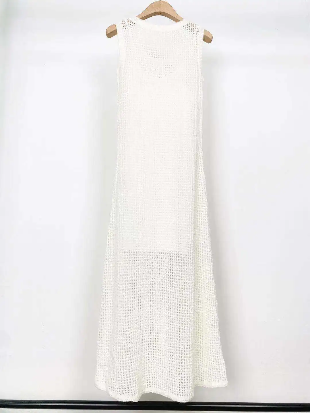 

2021 New Design High End Women's Sleeveless U-neck Temperament Hollow Out White Knitted Dress Two Piece Long Slim Dress