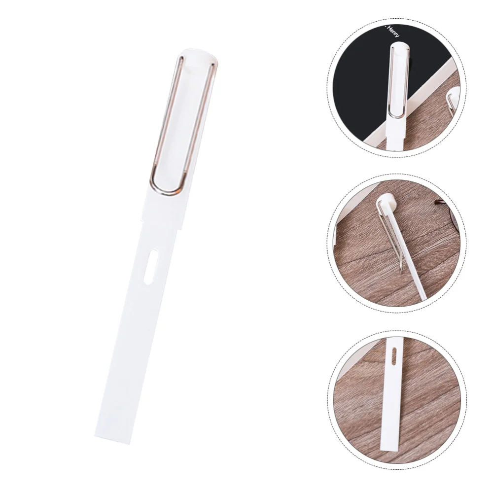 

1pc Plastic Bookmarks Creative Stationery Bookmarks Pen Shape Bookmarks