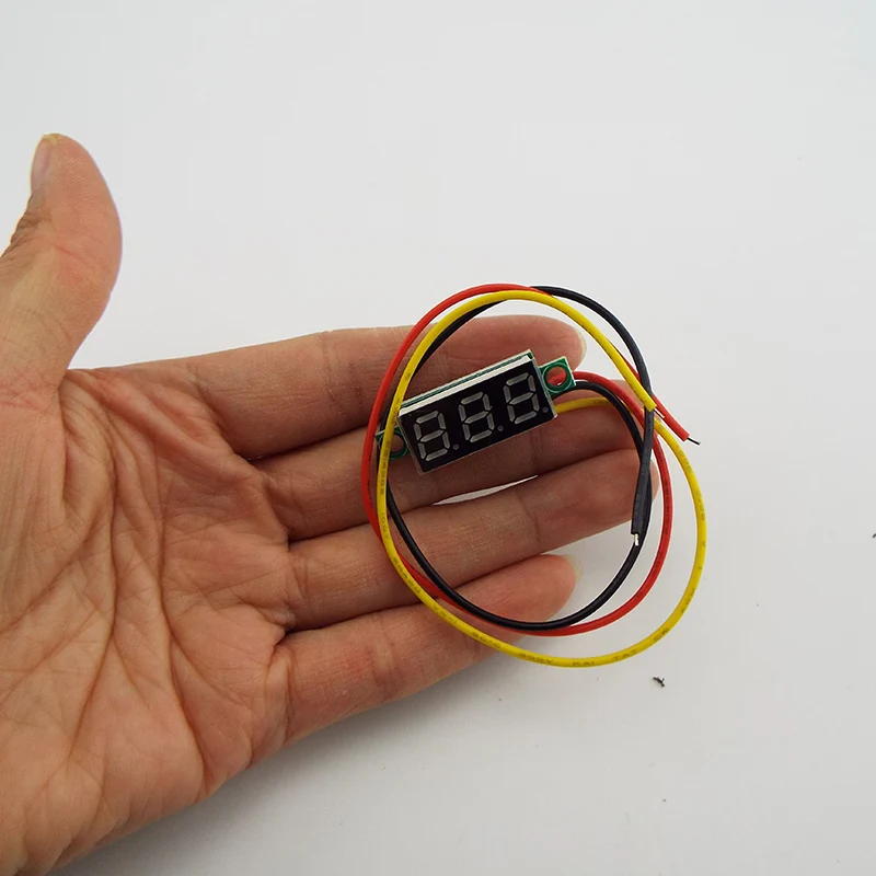0 28 дюймовый Ультра Маленький цифровой DC Цифровой дисплей регулируемый три линии