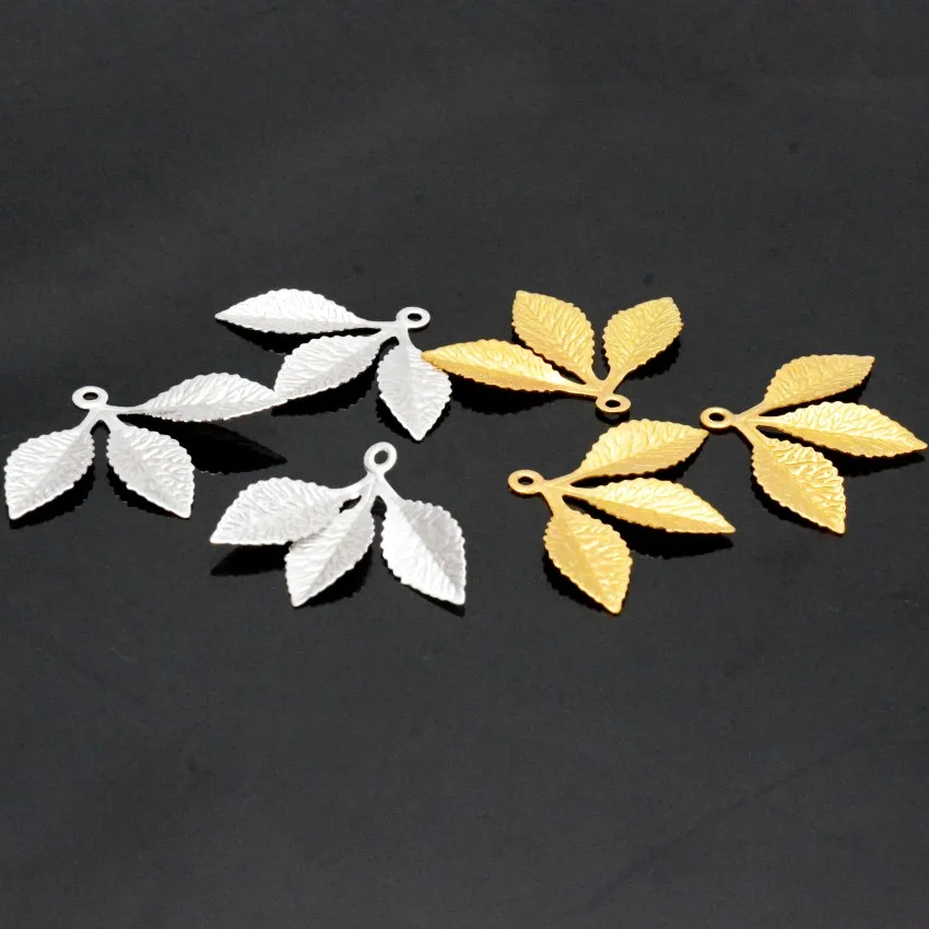 

Металлические филигранные листья для декора 20 шт.