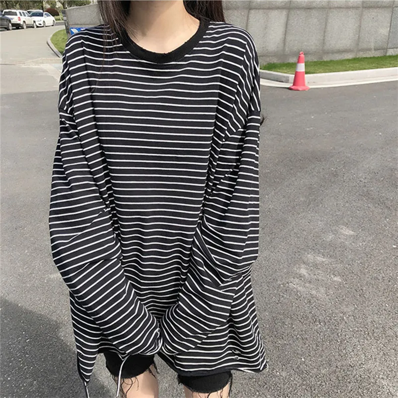 

B lack Split Hem Striped Women T Shirt O Neck Fashion Long Sleeve Slim Cotton T Shirts Street Style Casual Women Clothing Tops