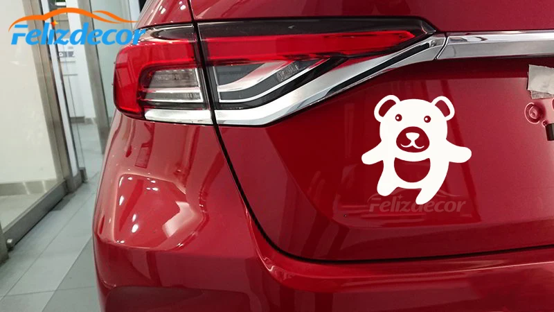 Глупые с милым маленьким медведем автомобильные наклейки и графика для окна