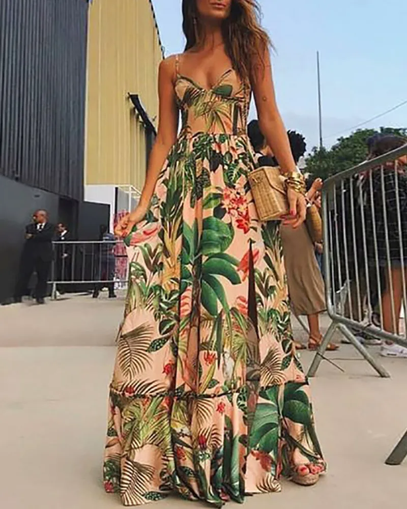 

Платье макси на тонких бретельках с тропическим принтом и оборками