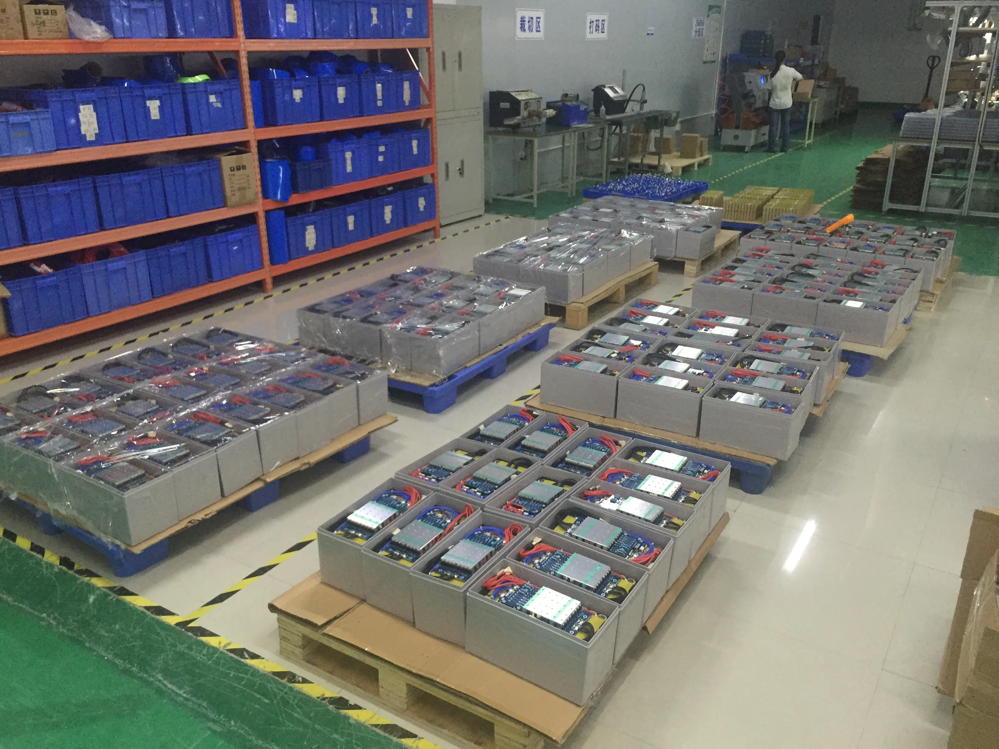 

Rechargeable Lifepo4 12v high capacity solar battery 12v 150ah 180ah 200ah 250ah 300ah lifepo4 battery pack