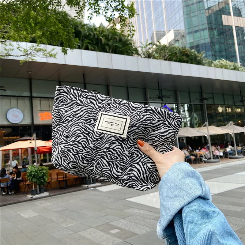 

Fashion Leopard Wave Pattern Cosmetic Bag Canvas Zipper Make Up Bag Female Travel Storage Bag Beauty Cases Organizer Clutch