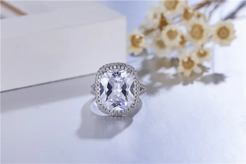 Женское кольцо из серебра 925 пробы с искусственным бриллиантом 6 карат | Украшения