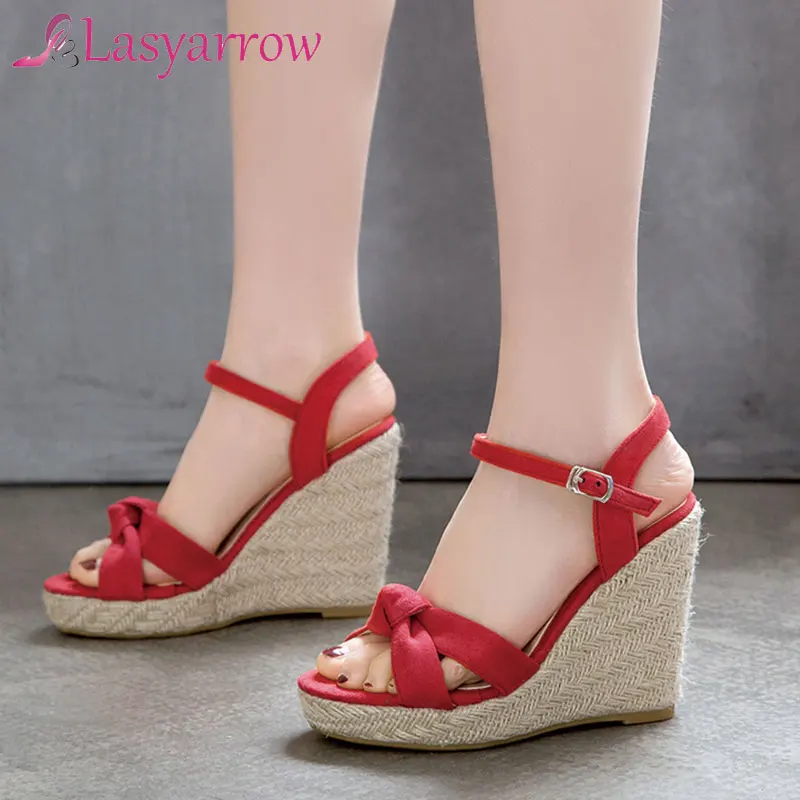 

Lasyarrow 2020 new arrive women sandals solid colors flock buckle summer wedge platform sandals fashion casual party shoes woman