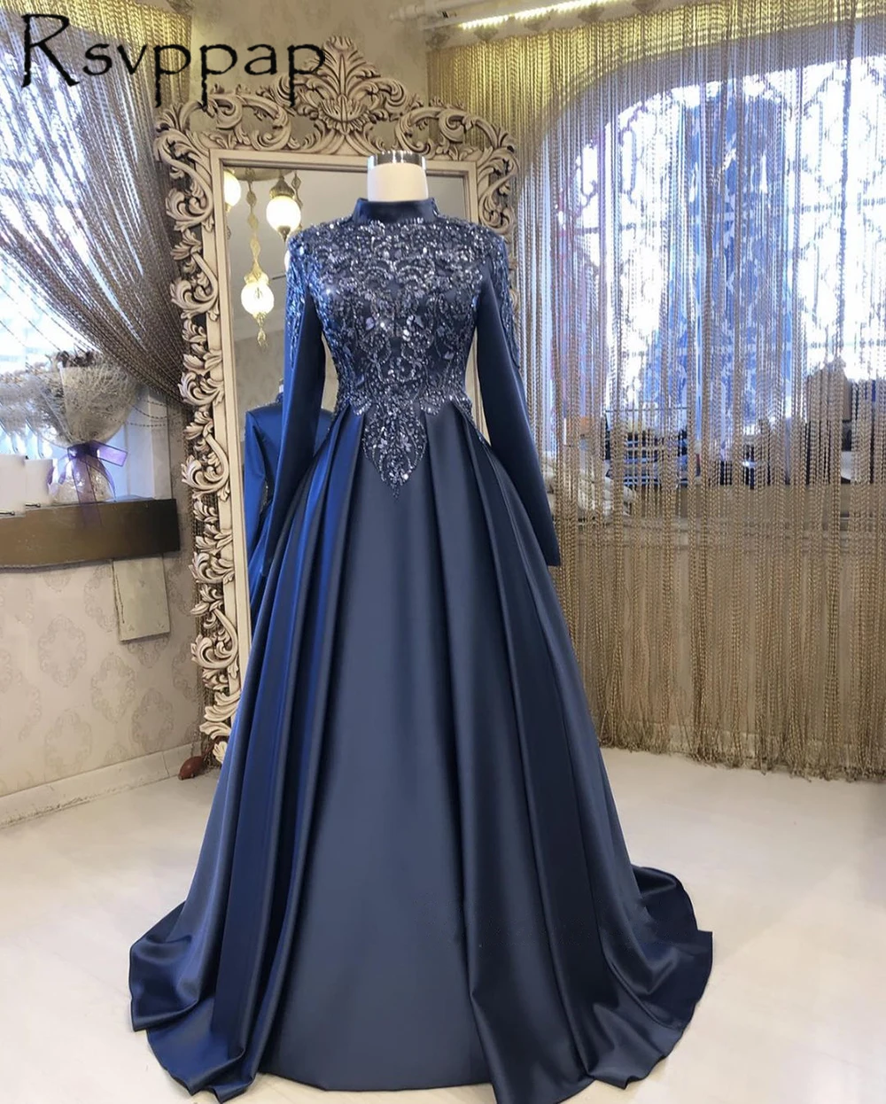 

Muslim Women Long Sleeves Evening Dresses 2021 Stunning Crystals Beaded Top Satin A-line Navy Blue Formal Evening Gowns