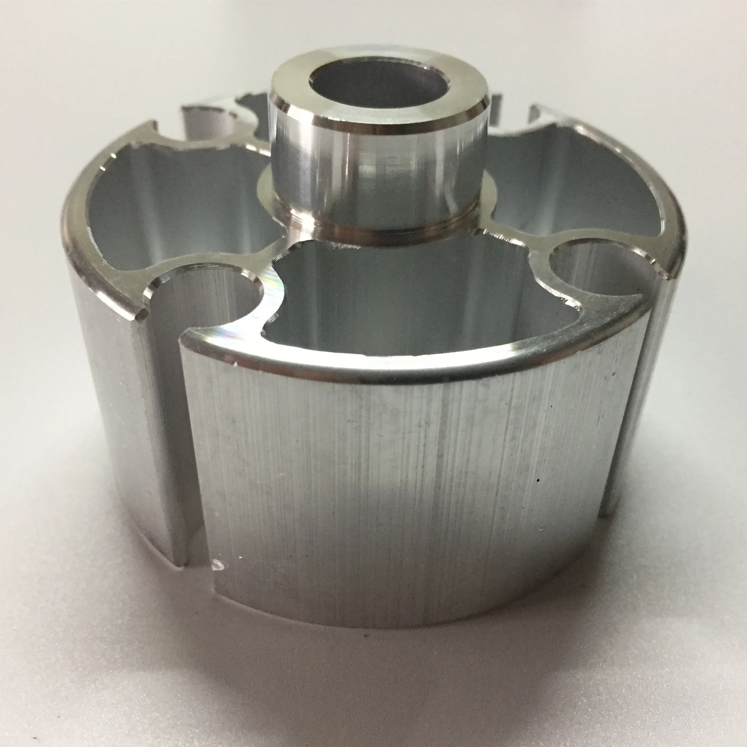 Подлинная DCEC 6BT части дизельного двигателя Вентилятор пилот прокладка 3910129| |