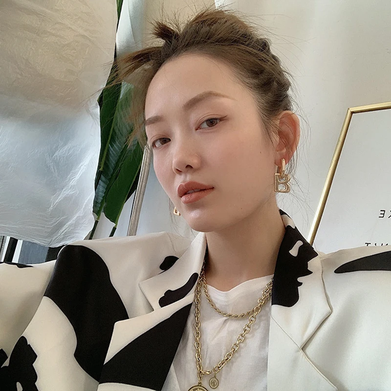 

Peri'sBox 2 Sizes Thick Letter B Dangle Earrings for Women Bold Gold Color Geometrical Initial Hanging Earrings Celebrity Style