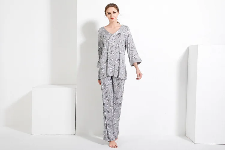

Autumn Pajamas Female Flower Print Three-quarter Sleeve Trousers Two-piece Suit, Comfortable V-neck Modal Plus Size Home Service