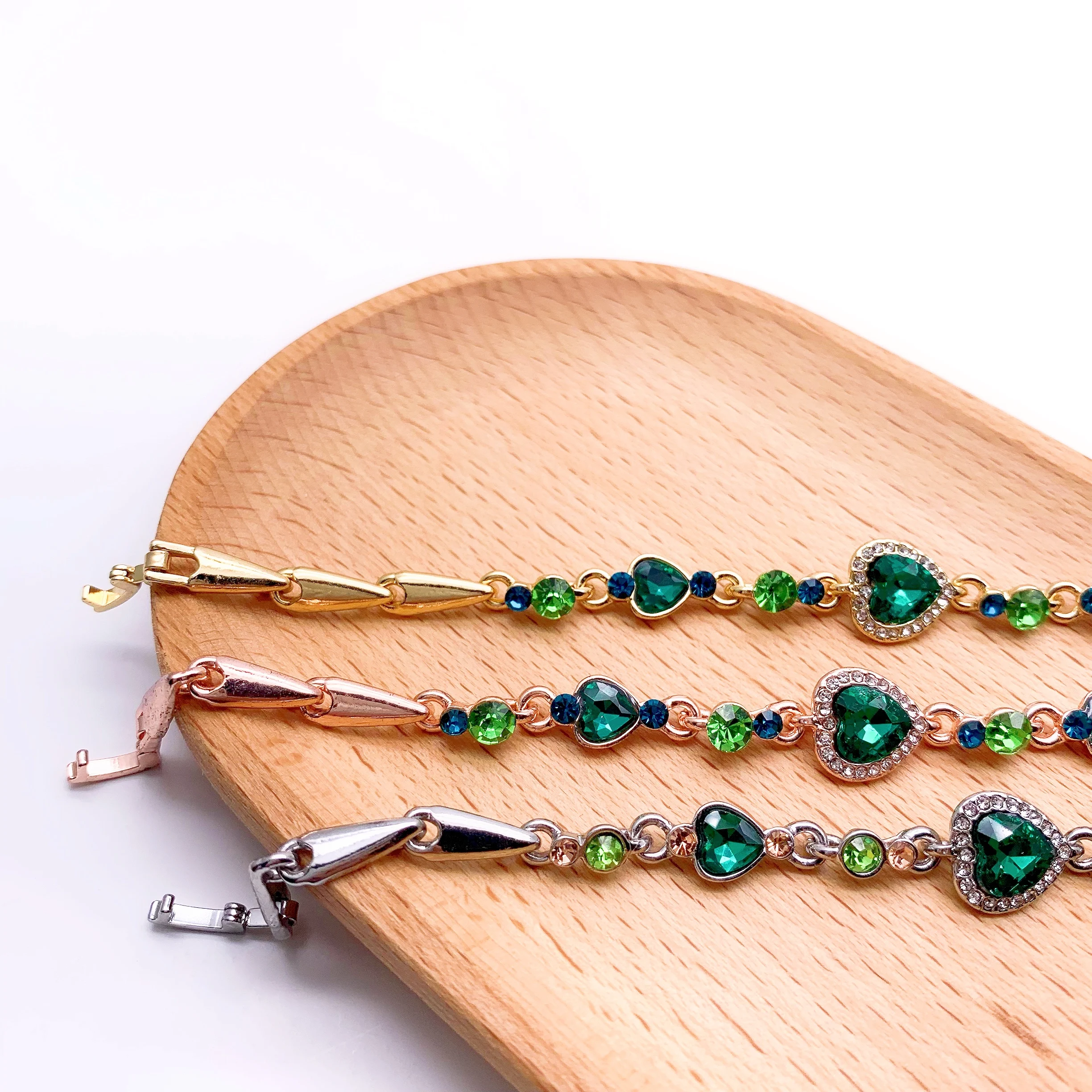 Женский классический браслет с цирконом трехцветный зеленым Цирконом в виде