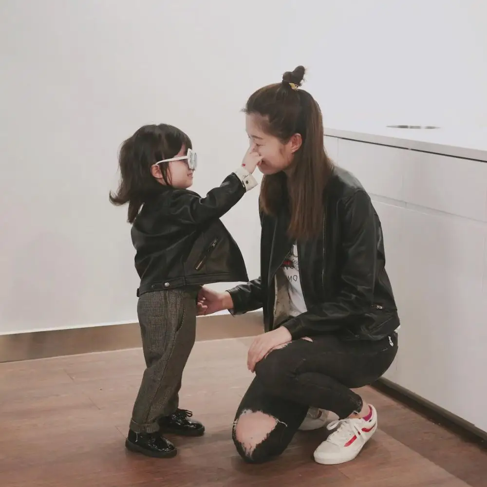 Новинка 2019 года Модные Куртки из искусственной кожи в классическом стиле сезон