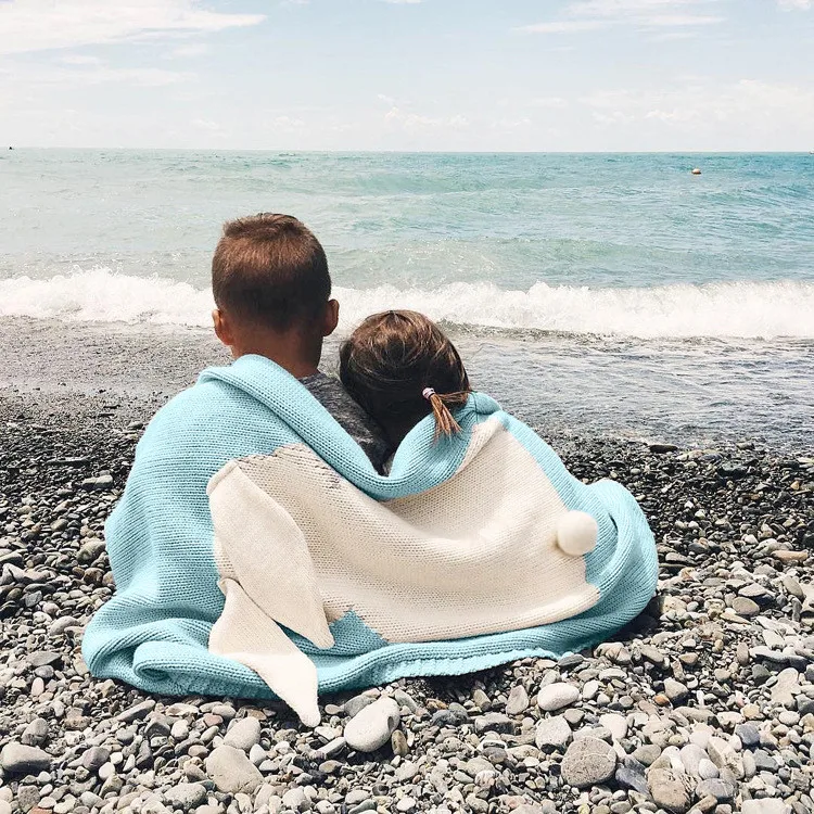 Милое вязаное шерстяное детское одеяло с заячьими ушками мягкое и теплое удобное