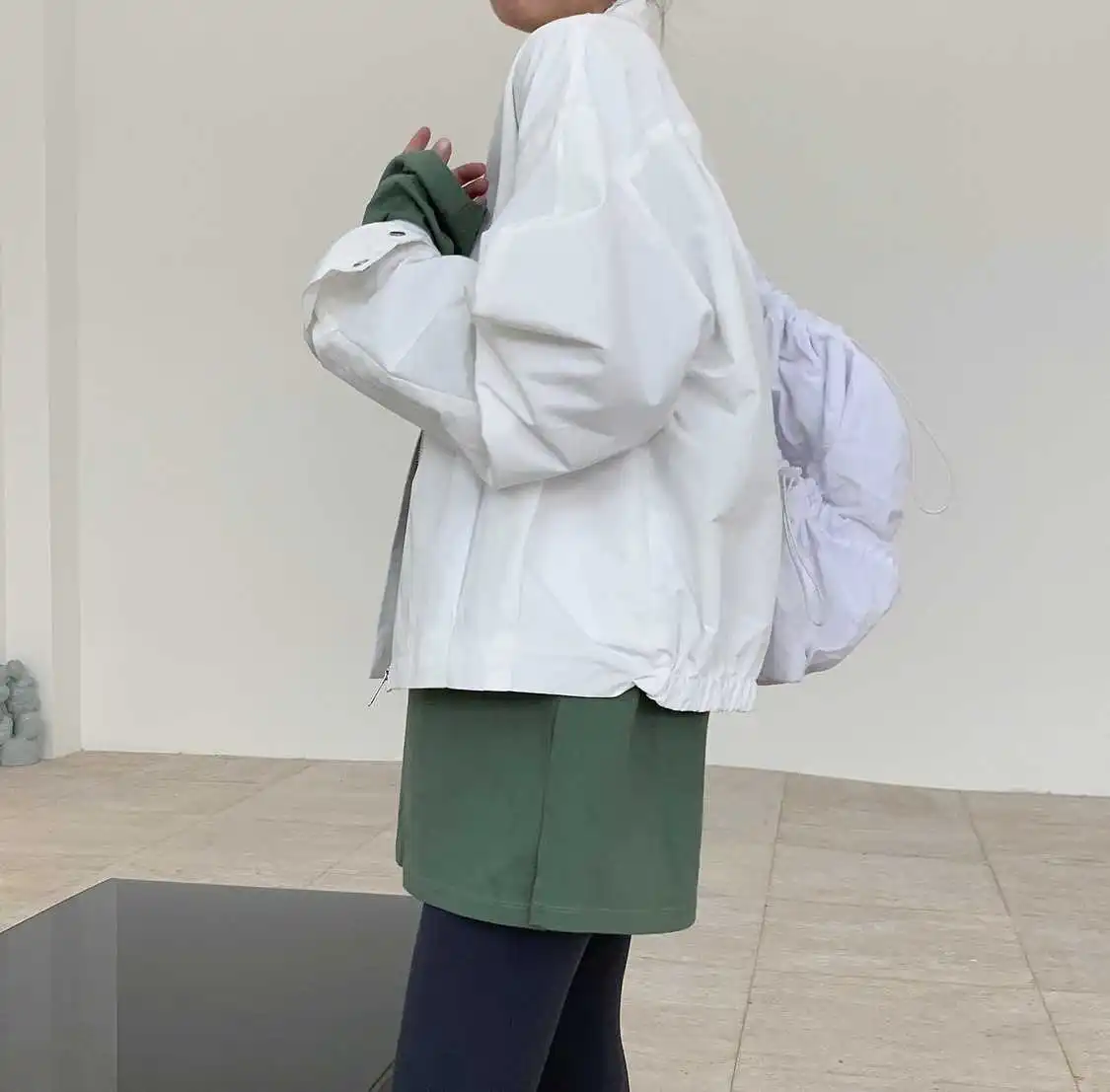 

SHENGPALAE Streetwear White Jacket Women's Spring Autumn 2021 New Stand Collar Large Size Zipper Long Sleeve Short Coat Female