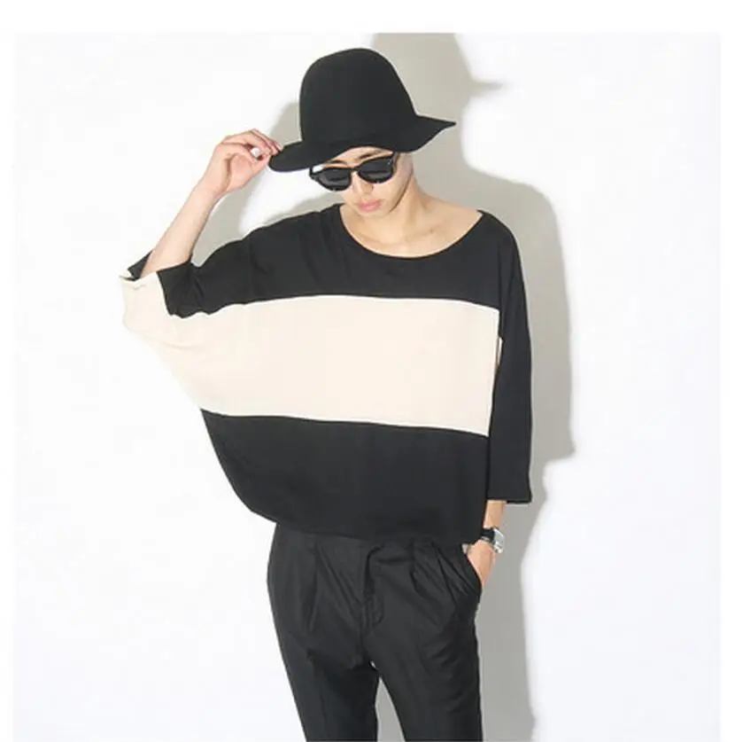 

Korean Free Shipping Version Of The Black And White Fashion Casual Loose Men 's Short Sleeved T - Shirt / S-3xl