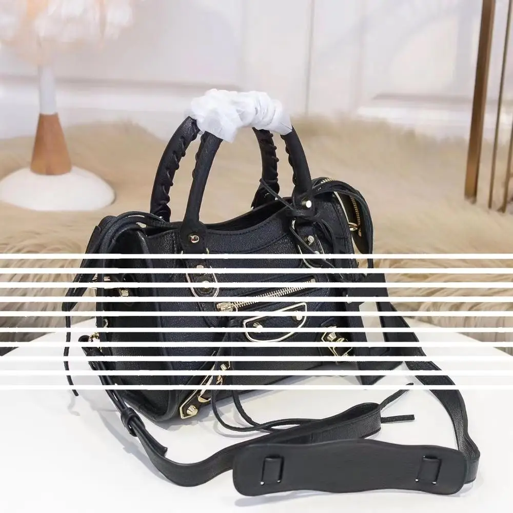 

30cm Goatskin Motorcycle Handbag Leather Tassel Female Crossbody Fashion Classic Trend Wild Lady Golden Hardware Good Quality
