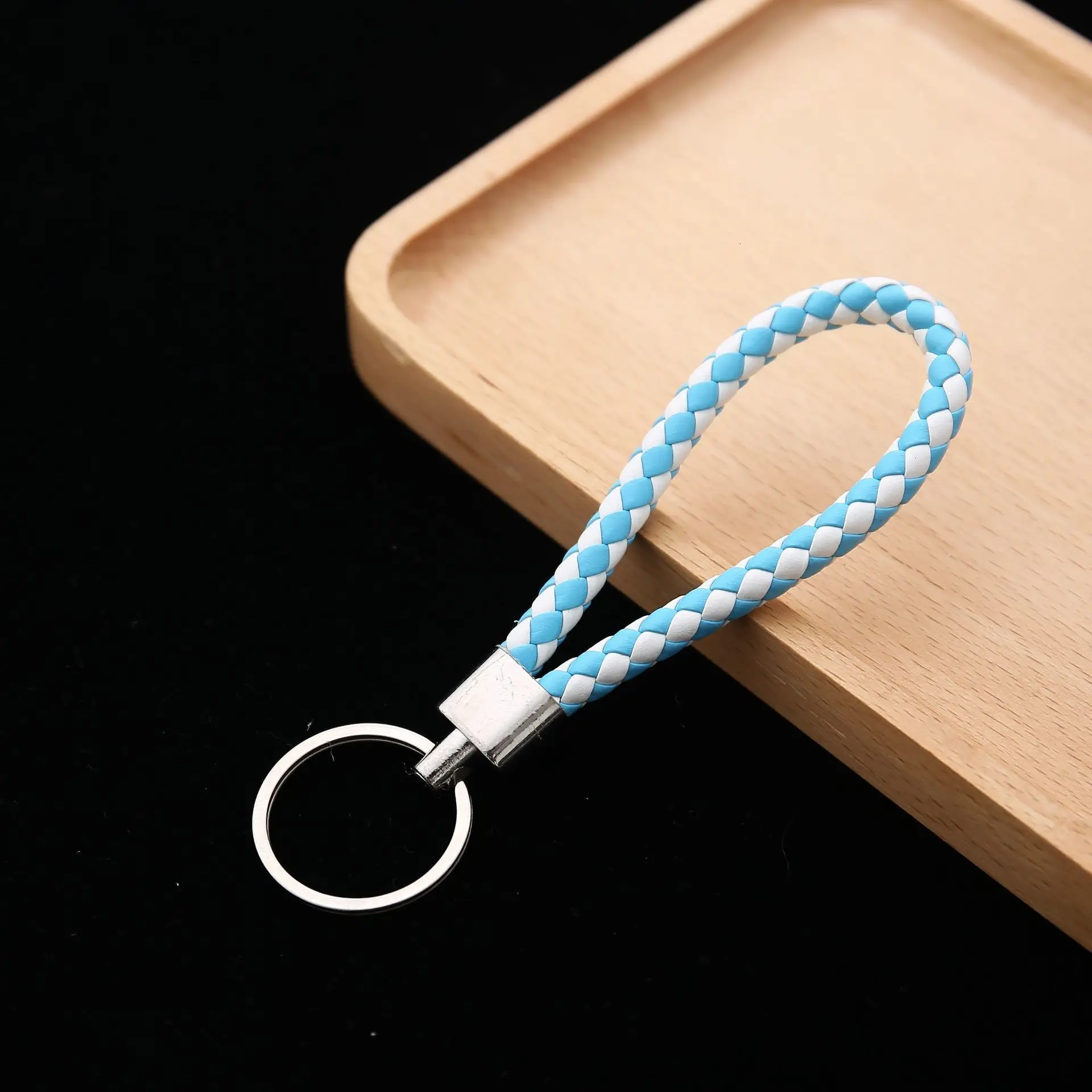 White and Sky Blue PADEGAO 50 шт. Веревка Ключ Пряжка Кулон переплетение брелок для ключей в виде троса металлический влюбленный мультфильм часть натуральная кожа Автомобильный Ключ Пряжка PDG140 - Цвет: White and Sky Blue